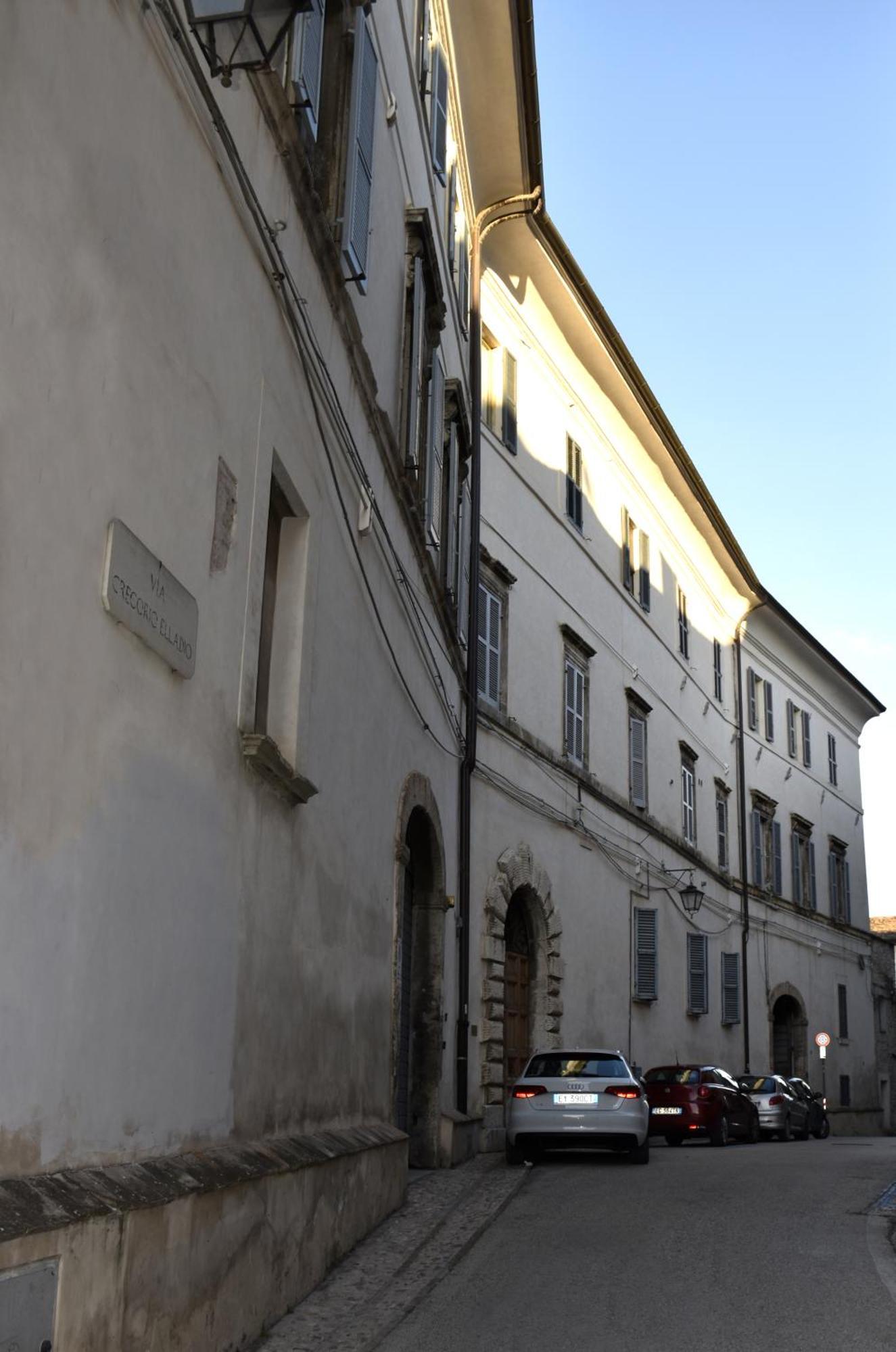 Le Mura Antiche Spoleto Esterno foto